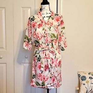 Show Me Your Mumu, pink and white floral, short sleeved bathrobe